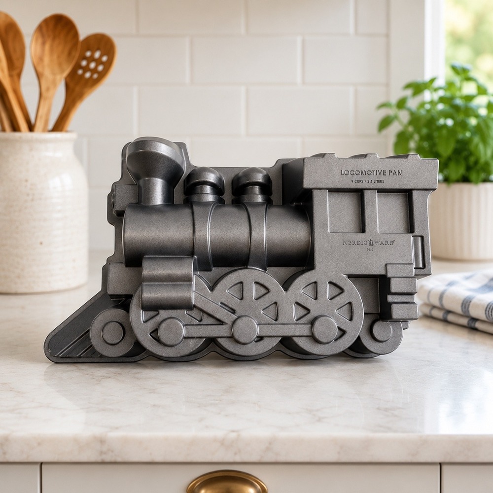 Nordic Ware Locomotive Pan 9 Cup Cast Aluminum Train Cake Mold Made in USA Gray